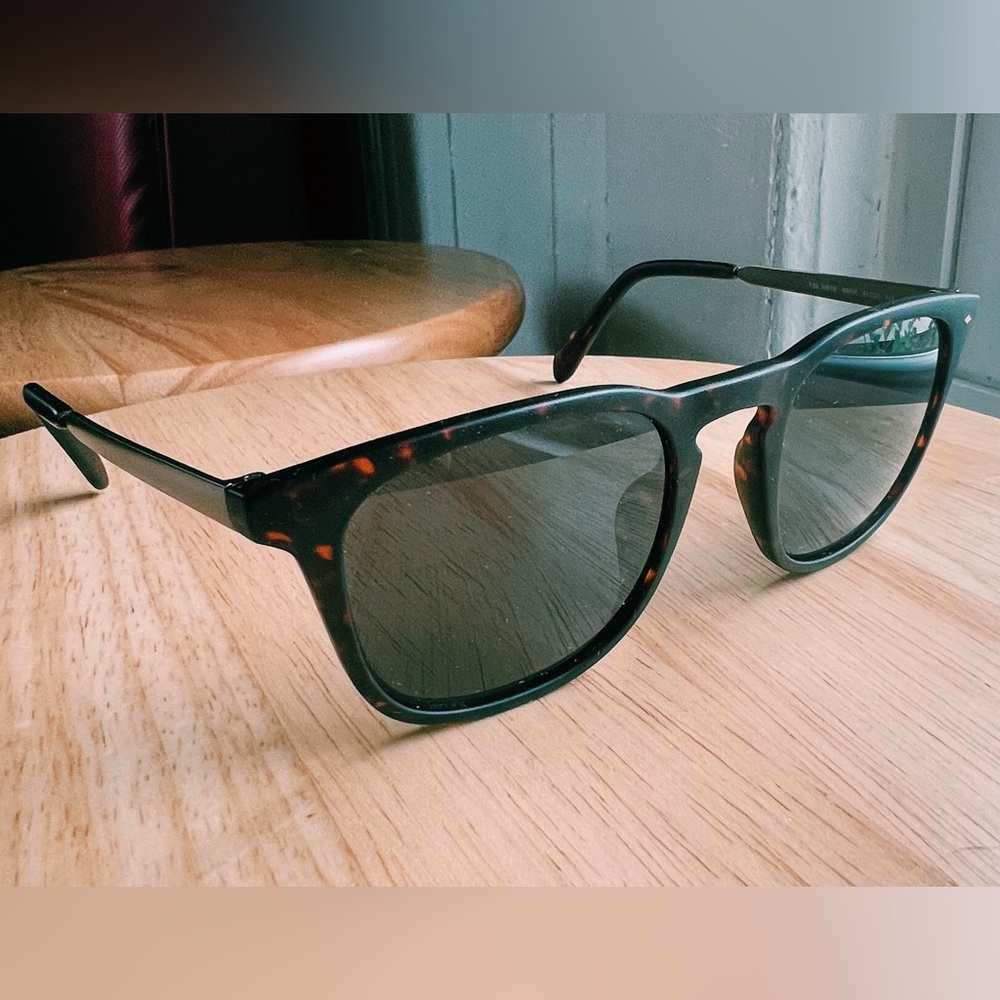 Fossil Sunglasses. Tortoise and brown and gold.